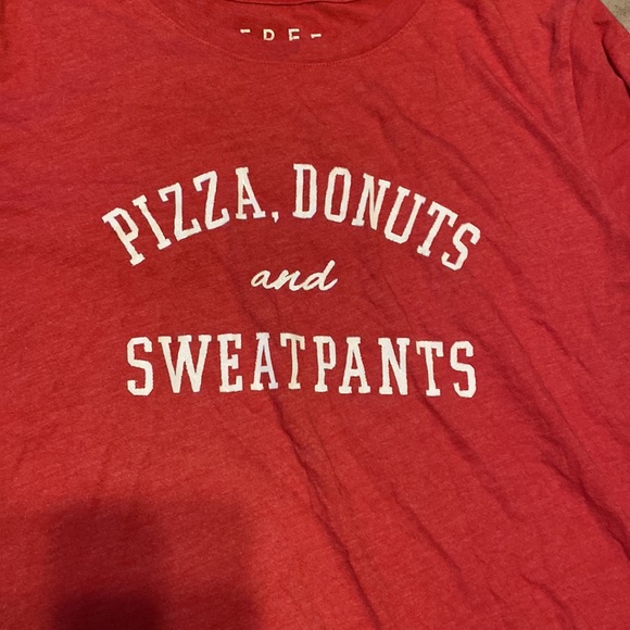 2 T-shirt’s - Picture 2 of 5